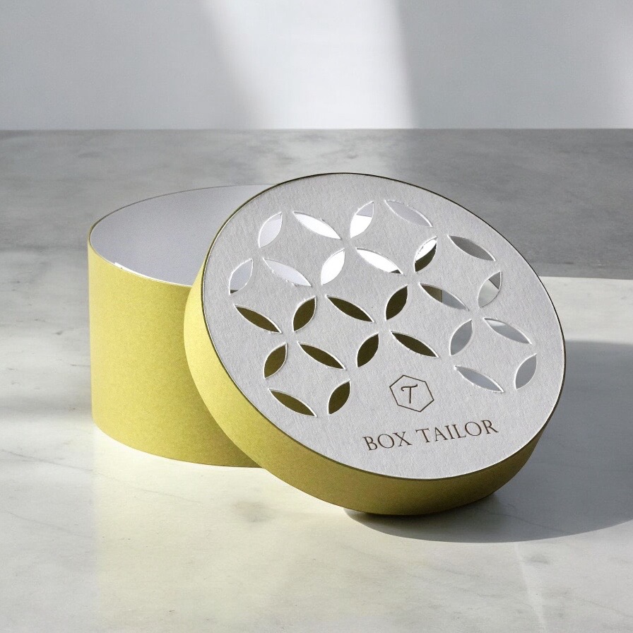 佐賀ダンボール商会_お菓子_チョコ_ボンボン_ショコラ_ケーキ_クリスマス_貼り箱_パッケージ