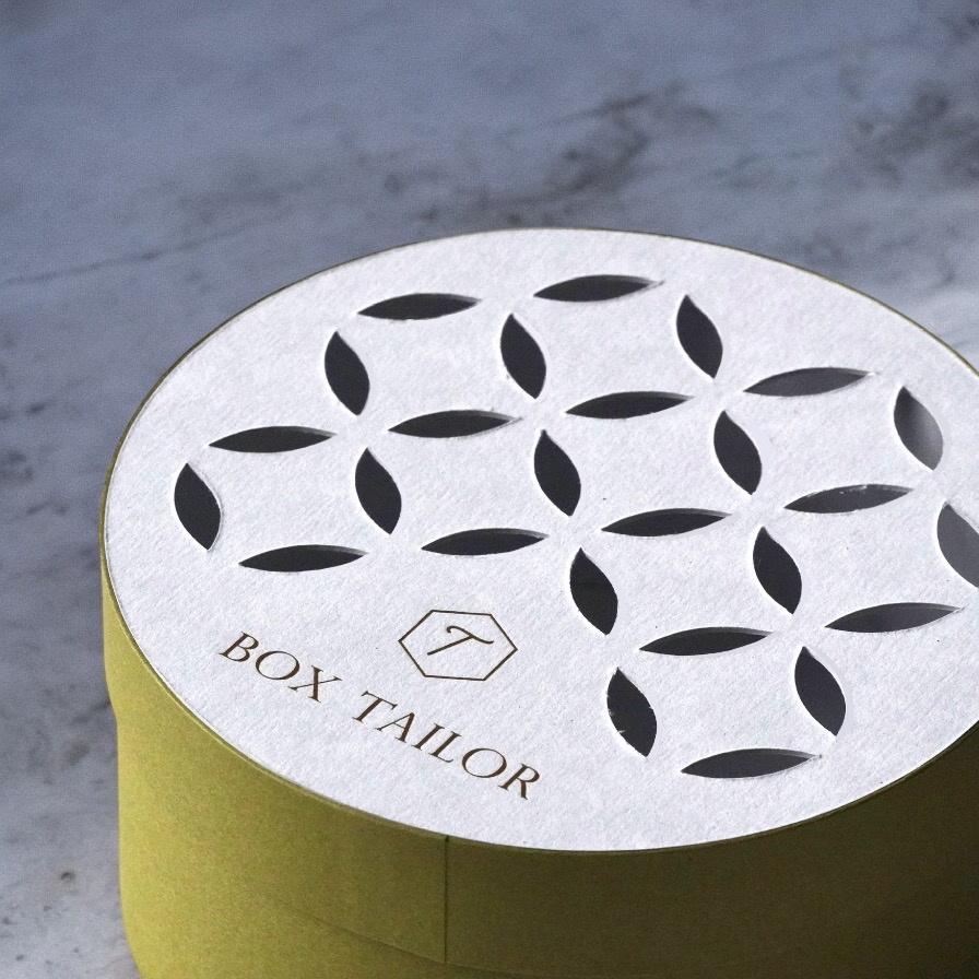 佐賀ダンボール商会 丸型貼り箱 天面カッティング仕様|お菓子・チョコ・ボンボン向けパッケージ