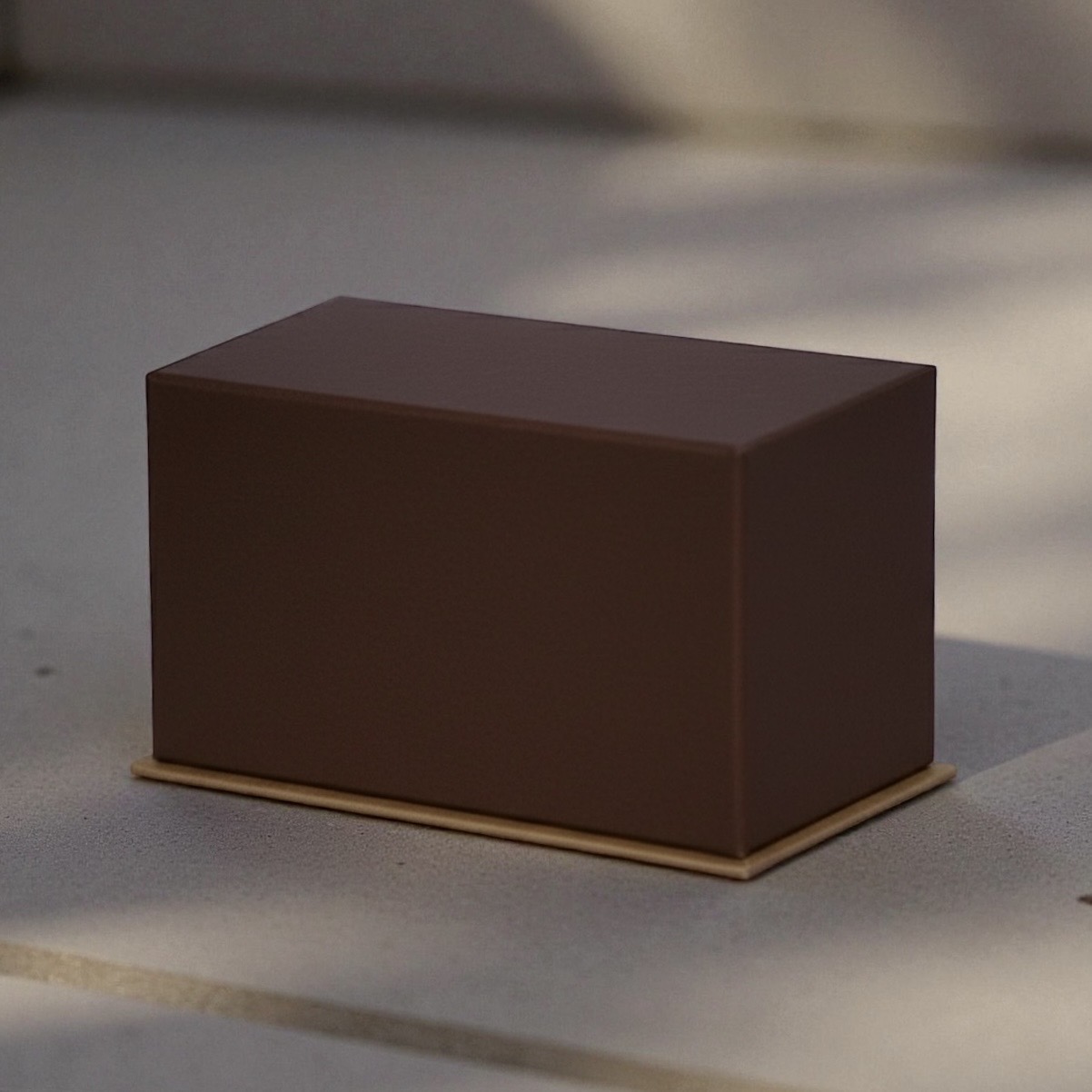 佐賀ダンボール商会 BOXTAILOR｜ブラウン×ゴールドの高級貼り箱｜洋菓子・ケーキ・スイーツギフト向けパッケージ