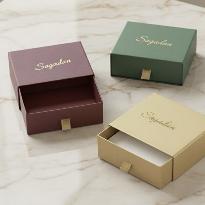 佐賀ダンボール商会 BOXTAILOR｜引き出し式（スリーブ型）高級貼り箱の3色展開｜洋菓子・チョコレート・焼き菓子向けギフトパッケージ